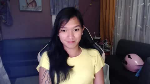 Snapshot of urasian_newra chatting on 11/13/25, 05:23 NEWRA ALLISON online show from 11/13/25, 05:23