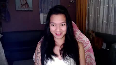 Snapshot of urasian_newra chatting on 11/21/25, 10:19 NEWRA ALLISON online show from 11/21/25, 10:19