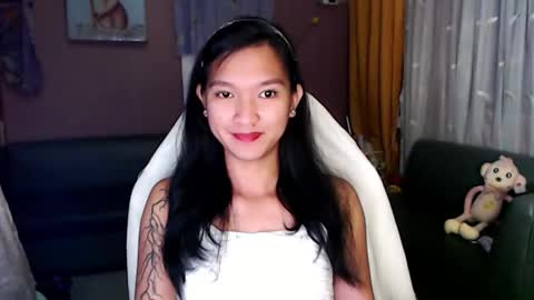 Snapshot of urasian_newra chatting on 11/26/25, 08:10 NEWRA ALLISON online show from 11/26/25, 08:10