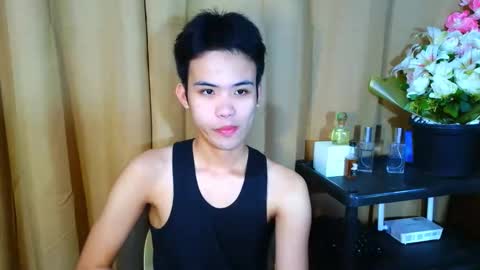 Snapshot of urasiancumboix2 chatting on 10/29/25, 11:50 urasiancumboix2 online show from 10/29/25, 11:50