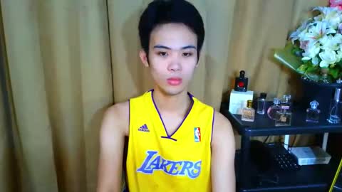 Snapshot of urasiancumboix2 chatting on 11/18/25, 12:05 urasiancumboix2 online show from 11/18/25, 12:05