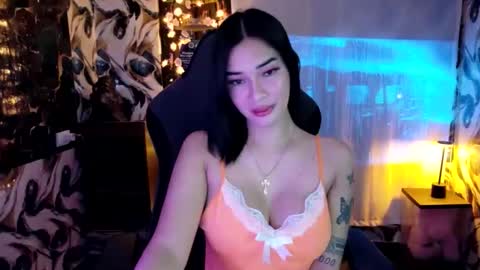 Snapshot of urasiandreamgirlxxx chatting on 05/16/26, 01:32 jess online show from 05/16/26, 01:32