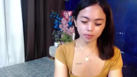 Snapshot of urasiangirl01 chatting on 03/10/26, 09:03 yesha online show from 03/10/26, 09:03