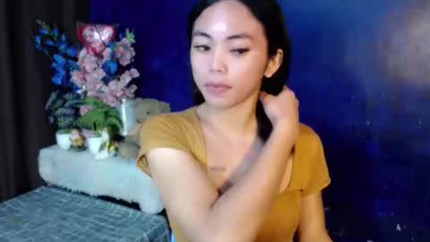 Snapshot of urasiangirl01 chatting on 03/12/26, 08:09 yesha online show from 03/12/26, 08:09