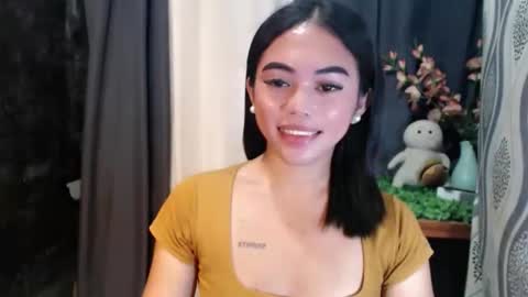 Snapshot of urasiangirl01 chatting on 04/02/26, 10:24 yesha online show from 04/02/26, 10:24