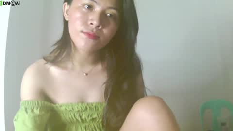 Snapshot of urasianlover69x chatting on 03/06/25, 04:08 rai online show from 03/06/25, 04:08