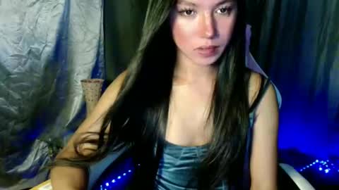 Snapshot of urasiansexbombgirlxxx chatting on 04/11/26, 04:11 Elizabeth online show from 04/11/26, 04:11