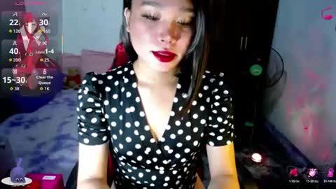 Snapshot of urasiansweet_cummer chatting on 06/17/26, 12:24 KENDRA online show from 06/17/26, 12:24