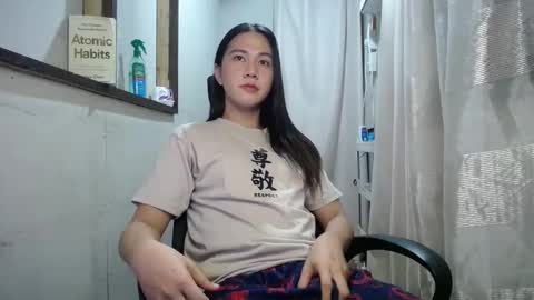 Erika online show from 12/10/24, 01:44