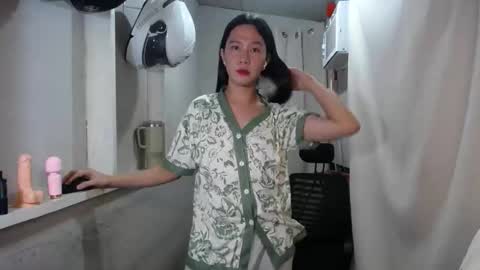 Snapshot of urasiantserika chatting on 11/06/25, 03:57 Erika online show from 11/06/25, 03:57