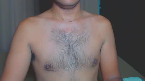 Snapshot of urasianversahunkxx chatting on 12/09/24, 02:49 johnzen online show from 12/09/24, 02:49