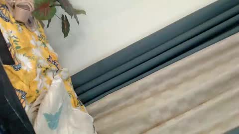 Snapshot of urbaby_molina69 chatting on 02/28/25, 05:48 its me Molina online show from 02/28/25, 05:48