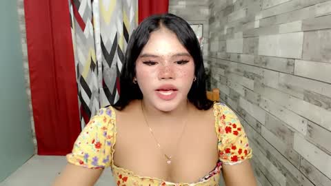 Snapshot of urbabysofia0305 chatting on 12/20/24, 01:11 Sofia online show from 12/20/24, 01:11