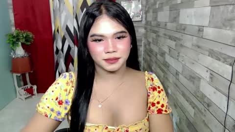 Snapshot of urbabysofia0305 chatting on 12/27/24, 12:56 Sofia online show from 12/27/24, 12:56