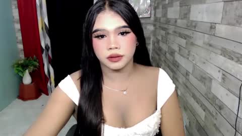 Snapshot of urbabysofia0305 chatting on 12/30/24, 02:40 Sofia online show from 12/30/24, 02:40