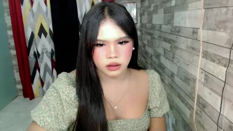 Snapshot of urbabysofia0305 chatting on 01/19/25, 01:55 Sofia online show from 01/19/25, 01:55