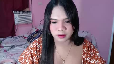 Snapshot of urbabysofia0305 chatting on 01/26/25, 03:36 Sofia online show from 01/26/25, 03:36