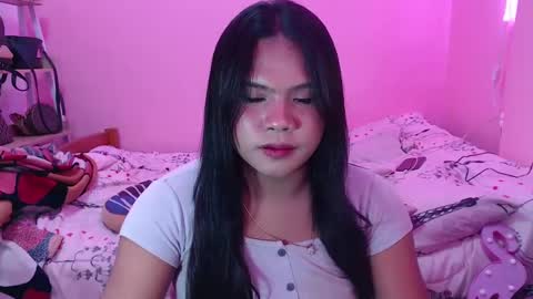 Snapshot of urbabysofia0305 chatting on 02/05/25, 06:37 Sofia online show from 02/05/25, 06:37