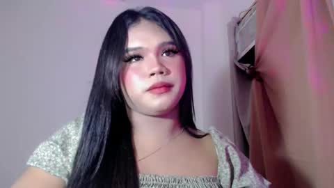 Snapshot of urbabysofia0305 chatting on 02/18/25, 02:16 Sofia online show from 02/18/25, 02:16