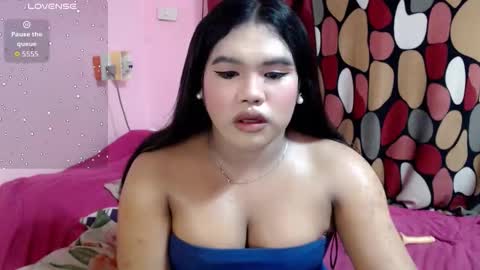 Snapshot of urbabysofia0305 chatting on 10/20/25, 11:32 Sofia online show from 10/20/25, 11:32