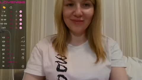 Snapshot of urbadkitty chatting on 01/25/25, 03:20 urbadkitty online show from 01/25/25, 03:20