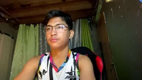 Snapshot of urcuteguy_jhonx chatting on 10/01/25, 02:56 Dannie online show from 10/01/25, 02:56