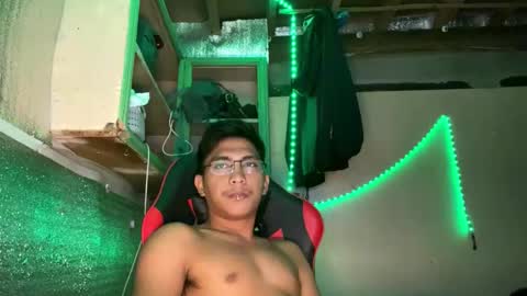 Snapshot of urcuteguy_jhonx chatting on 10/03/25, 03:03 Dannie online show from 10/03/25, 03:03