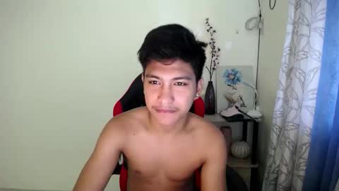 Snapshot of urcuteguy_jhonx chatting on 10/13/25, 03:50 Dannie online show from 10/13/25, 03:50