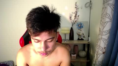 Snapshot of urcuteguy_jhonx chatting on 10/20/25, 04:18 Dannie online show from 10/20/25, 04:18