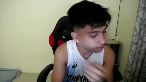 Snapshot of urcuteguy_jhonx chatting on 11/08/25, 02:50 Dannie online show from 11/08/25, 02:50