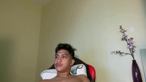 Snapshot of urcuteguy_jhonx chatting on 11/09/25, 02:54 Dannie online show from 11/09/25, 02:54