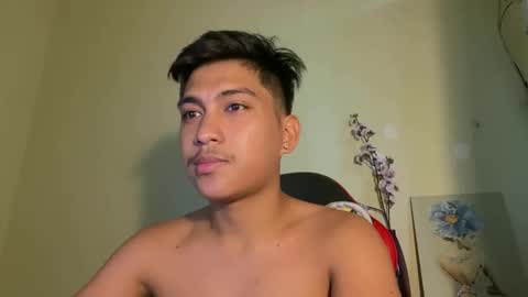 Snapshot of urcuteguy_jhonx chatting on 11/11/25, 02:55 Dannie online show from 11/11/25, 02:55