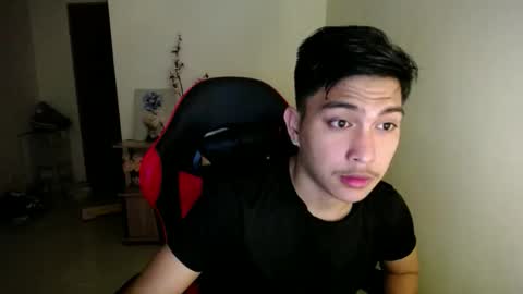 Snapshot of urcuteguy_jhonx chatting on 11/15/25, 10:34 Dannie online show from 11/15/25, 10:34