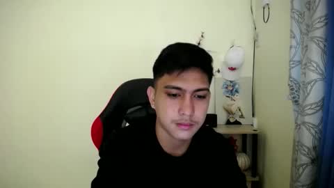 Snapshot of urcuteguy_jhonx chatting on 11/27/25, 07:21 Dannie online show from 11/27/25, 07:21