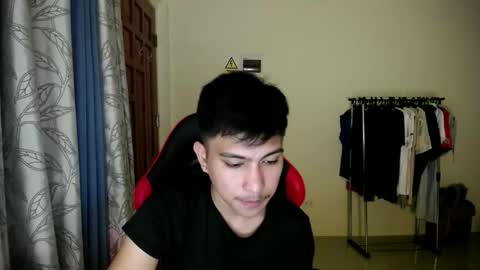 Snapshot of urcuteguy_jhonx chatting on 11/30/25, 11:58 Dannie online show from 11/30/25, 11:58