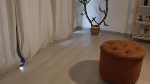 Snapshot of urcutelinda chatting on 12/12/24, 10:20 Linda Restrepo online show from 12/12/24, 10:20