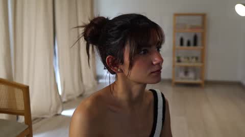 Snapshot of urcutelinda chatting on 01/06/25, 07:56 Linda Restrepo online show from 01/06/25, 07:56