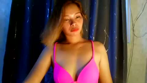 Snapshot of urcutiepiegirl chatting on 06/01/26, 04:47 urcutiepiegirl online show from 06/01/26, 04:47