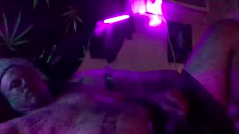 Snapshot of urdaddy875867 chatting on 11/12/25, 07:31 urdaddy875867 online show from 11/12/25, 07:31