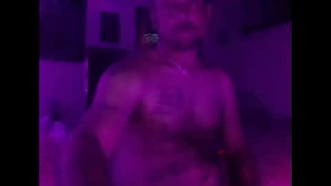 Snapshot of urdaddy875867 chatting on 11/27/25, 07:43 urdaddy875867 online show from 11/27/25, 07:43