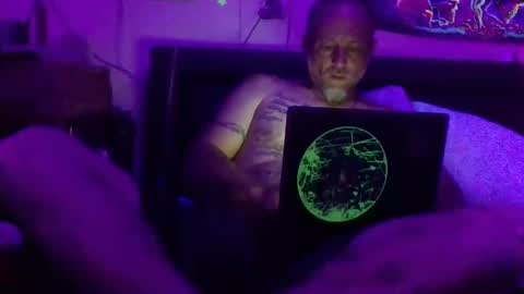 Snapshot of urdaddy875867 chatting on 04/20/26, 02:14 urdaddy875867 online show from 04/20/26, 02:14