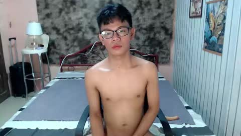 Snapshot of urdreamboy_doms chatting on 04/29/26, 06:06 urdreamboy_doms online show from 04/29/26, 06:06