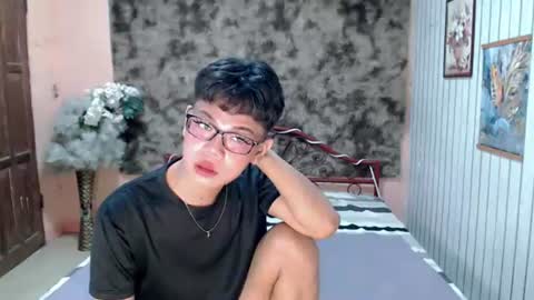 Snapshot of urdreamboy_doms chatting on 07/12/26, 04:25 urdreamboy_doms online show from 07/12/26, 04:25
