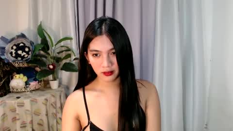 Snapshot of urdreamgirl_ chatting on 02/05/25, 01:54 Trixie online show from 02/05/25, 01:54
