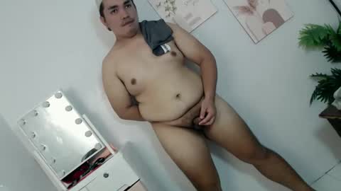 Snapshot of ure_fattytoy143 chatting on 06/05/26, 05:36 ure_fattytoy143 online show from 06/05/26, 05:36
