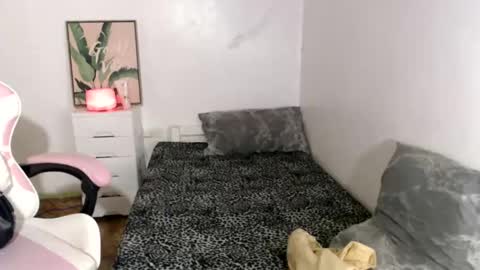 ayumi reacher online show from 03/09/25, 11:56