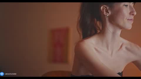 Snapshot of urfavflwers chatting on 01/14/25, 05:12 Aleksandra online show from 01/14/25, 05:12