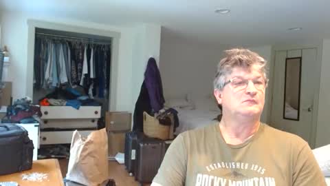 Gregor online show from 09/17/25, 03:46