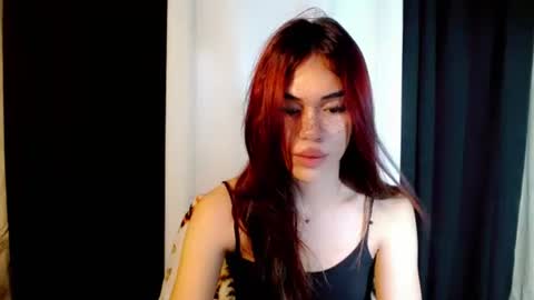 Snapshot of urgirl_leah chatting on 09/16/25, 05:08 Leah online show from 09/16/25, 05:08