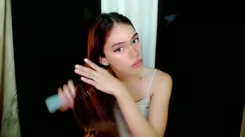 Snapshot of urgirl_leah chatting on 10/14/25, 05:30 Leah online show from 10/14/25, 05:30